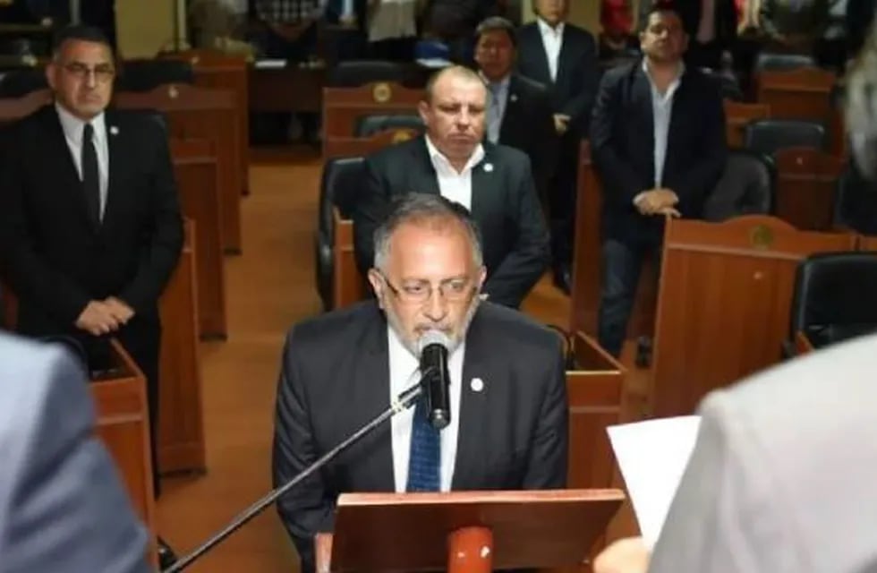 Solá Jais, reelecto como presidente provisorio del Senado