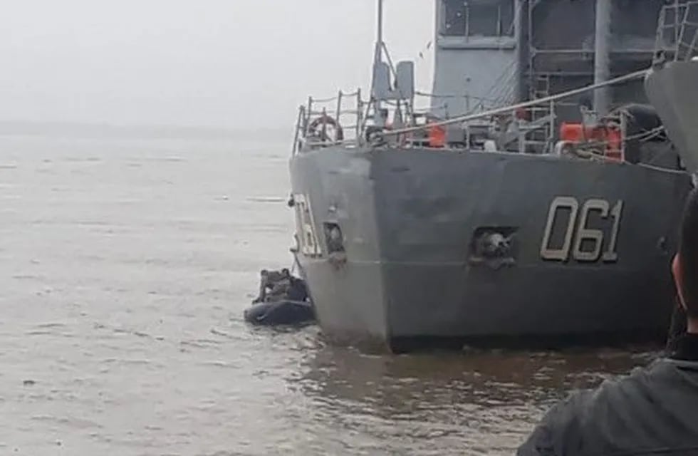 La Armada rescató a un hombre en el río Paraná. (La Capital)