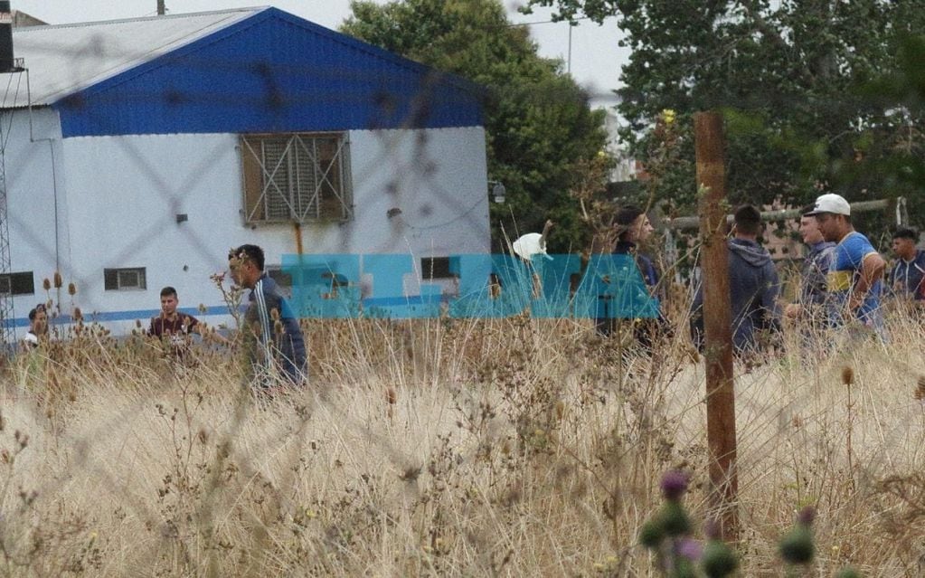 La Policía logró que las personas se retirarán de los terrenos, pero volvieron.