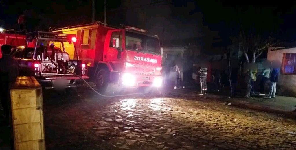 Se incendiaron dos viviendas en Itaembé Miní. Policía de Misiones