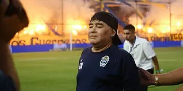 Recibimiento a Maradona en el Gigante de Arroyito