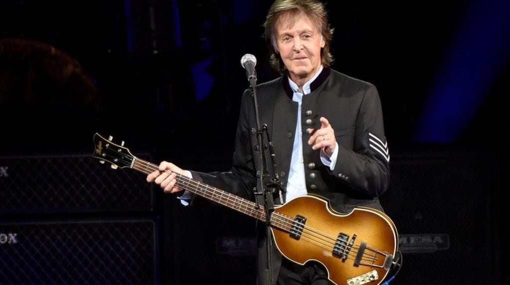 Paul McCartney apoyó a Johnny Depp en medio de su show.