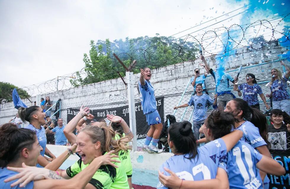 El femenino de Belgrano juega la final, en cancha de Racing de Nueva Italia (Prensa Belgrano)