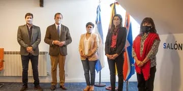 La Ministra de Educación de Tierra del Fuego recibió en Casa de Gobierno al Embajador de Alemania en Argentina.