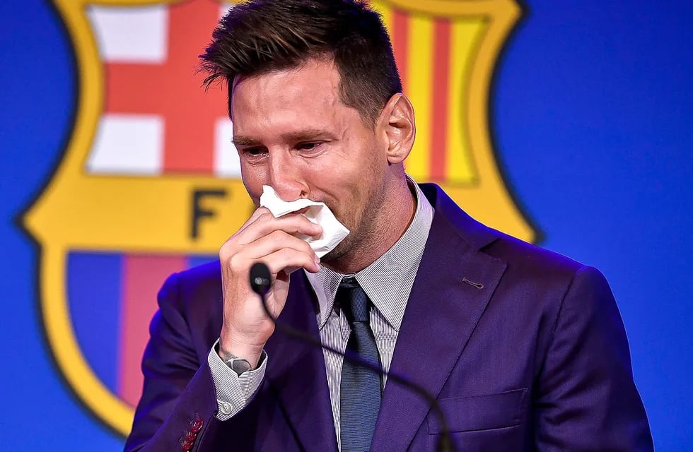 El llanto de Lionel Messi el día que se despidió del Barcelona. Un ex Barcelona se cuestionó la salida del astro argentino.