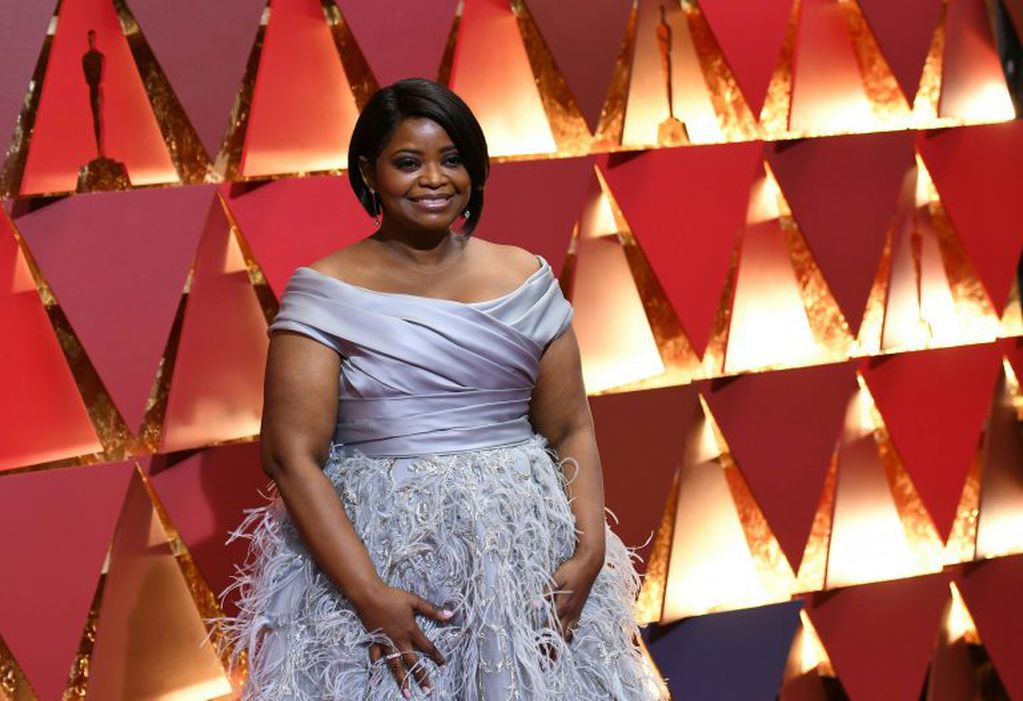 Nominee for Best Supporting Actress "Hidden Figures" Octavia Spencer arrives on the red carpet for the 89th Oscars on February 26, 2017 in Hollywood, California.  / AFP PHOTO / ANGELA WEISS