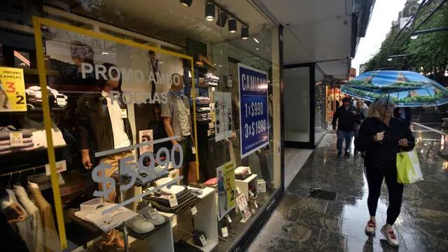 Activación. Desde la campaña, Fernández plantea la idea de "encender" el consumo con más plata en la calle. (Pedro Castillo)