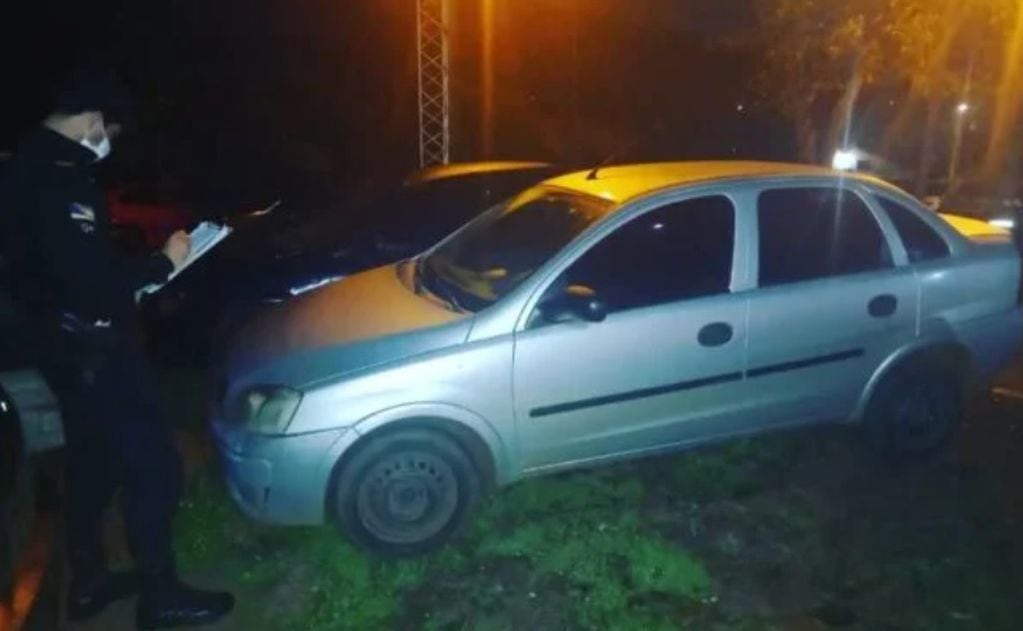 Efectivos policiales recuperan automóviles robados en Eldorado y Buenos Aires.