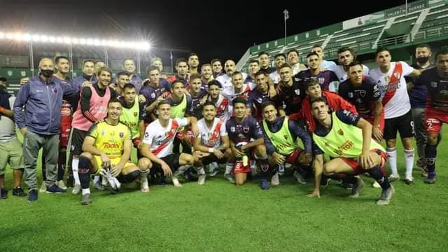 Defensores de Pronunciamiento - River Plate