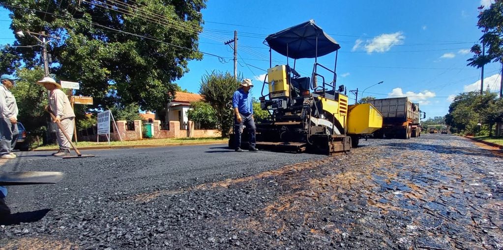 Apóstoles: continúan los trabajos de pavimentando calles en el municipio