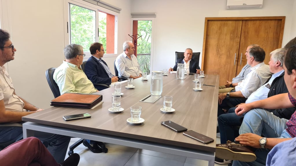 A la reunión con el ministro Abud Robles asistieron directivos de la Aprojuy, como los referentes Jorge Gurrieri (legumbres), René Macina (caña de azúcar), Marcelo Quevedo Carrillo (tabaco), entre otros.