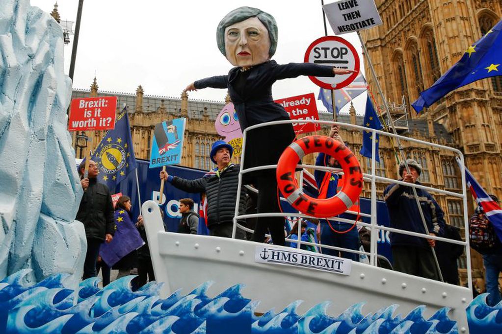 Campaña por el segundo referendum contra la primer ministra Theresa May con demostraciones anti-Brexit.