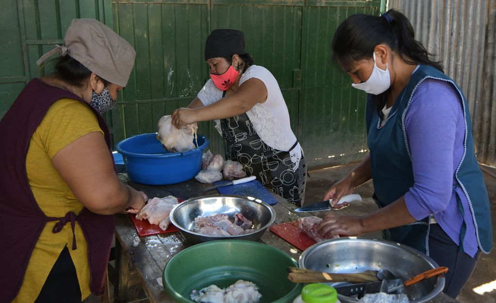 Comedor de Juana Mamami en el Barrio Flores Oeste de Ciudad. A
Foto: Orlando Pelichotti / Los Andes




