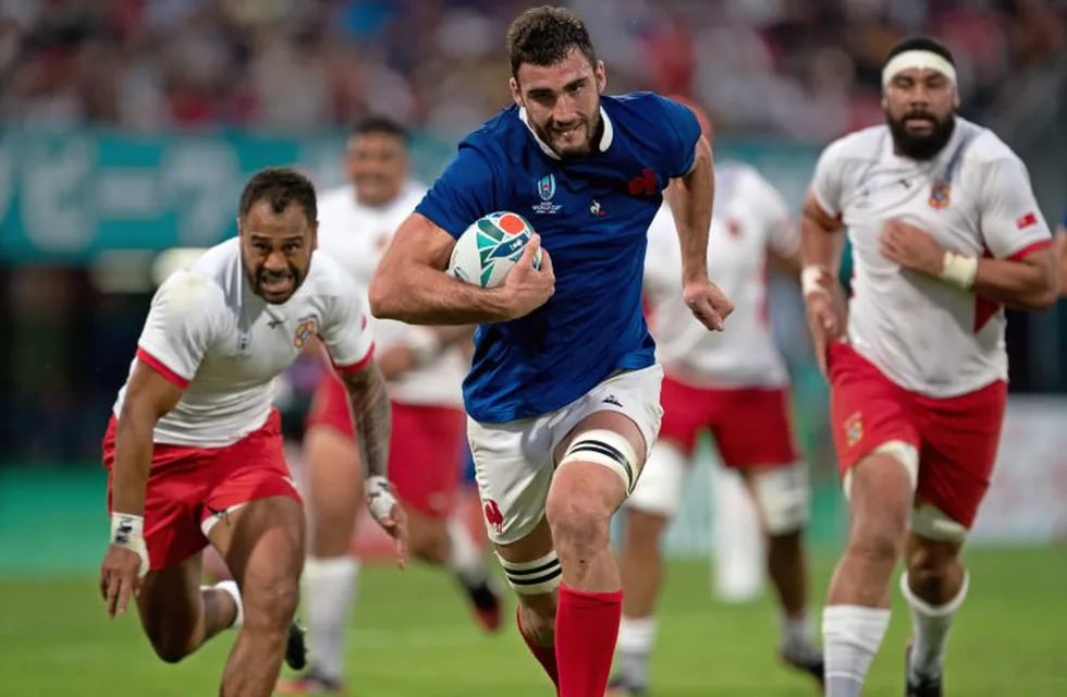 Kumamoto (Japan), 06/10/2019.- Charles Ollivon of France in action during the Rugby World Cup match between France and Tonga in Kumamoto, Japan, 06 October 2019. (Francia, Japón) EFE/EPA/HIROSHI YAMAMURA EDITORIAL USE ONLY/ NO COMMERCIAL SALES / NOT USED IN ASSOCATION WITH ANY COMMERCIAL ENTITY
