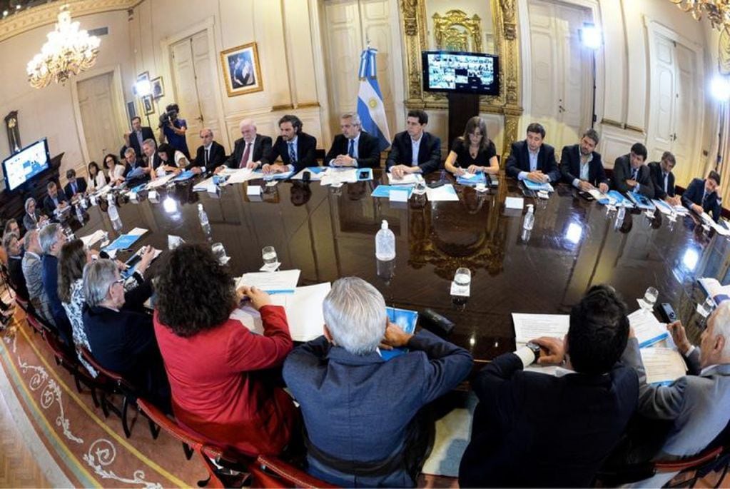 El presidente Alberto Fernández encabeza una reunión interministerial por el coronavirus. (Presidencia)