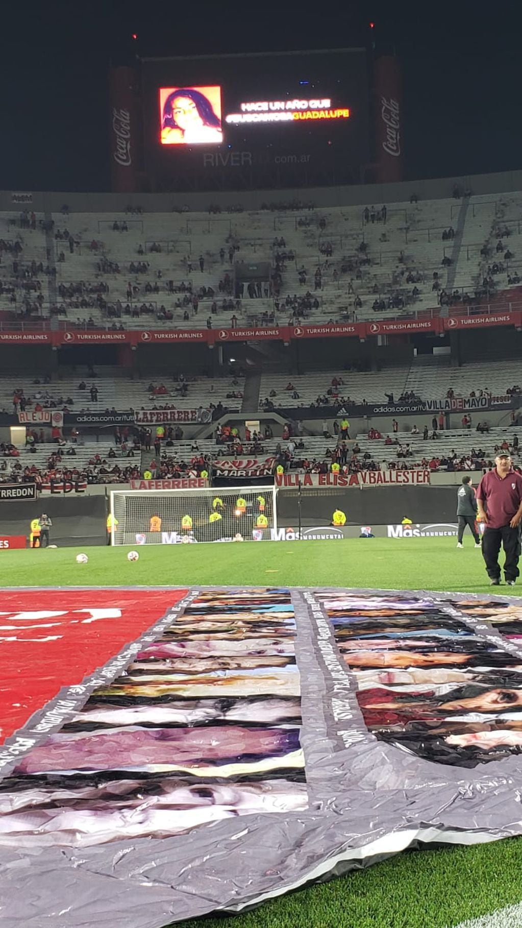 La imagen de Guadalupe Lucero apareció en la pantalla grande del estadio de River Plate.