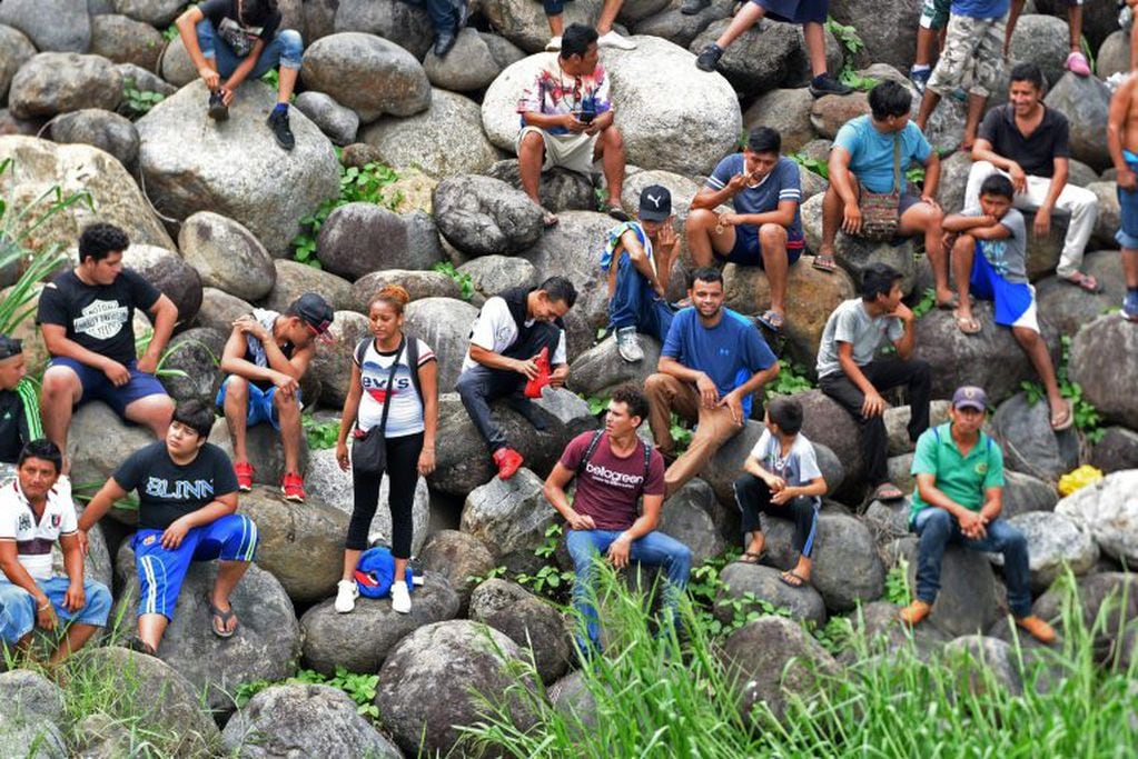 Inmigrantes hondureños camino hacia Estados Unidos (ORLANDO SIERRA / AFP)