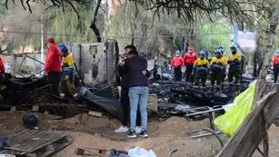 incendio en el asentamiento Las Tablas con una víctima fatal, un menor de 16 años. (José Hernández/La Voz)