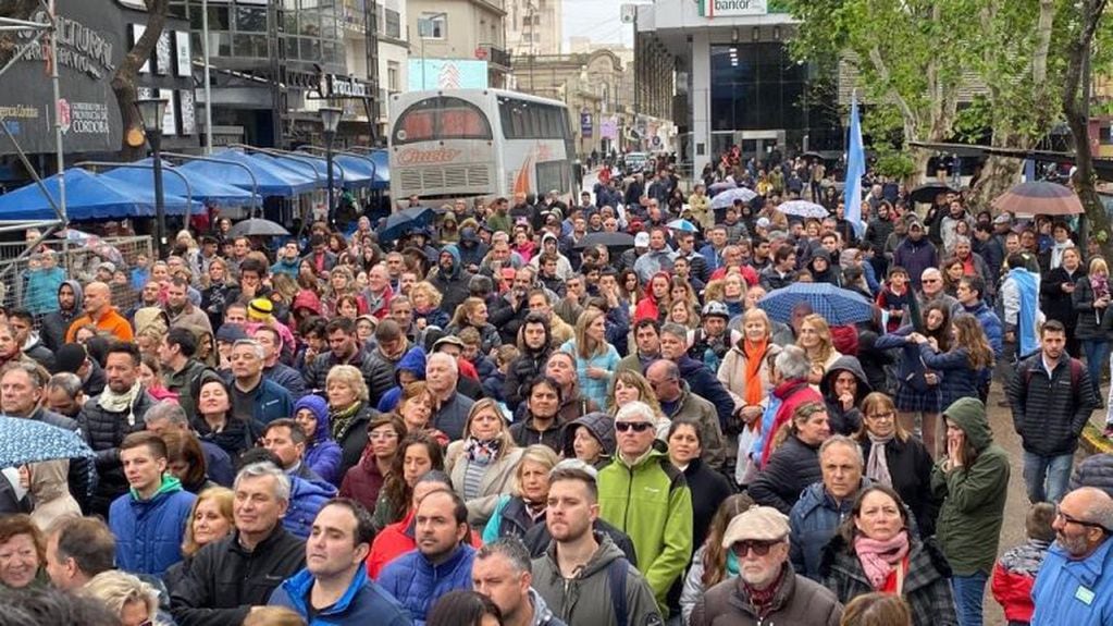 Marcha de Macri y el Sí se Puede en Río Cuarto.  (Tomy Fragueiro, La Voz)