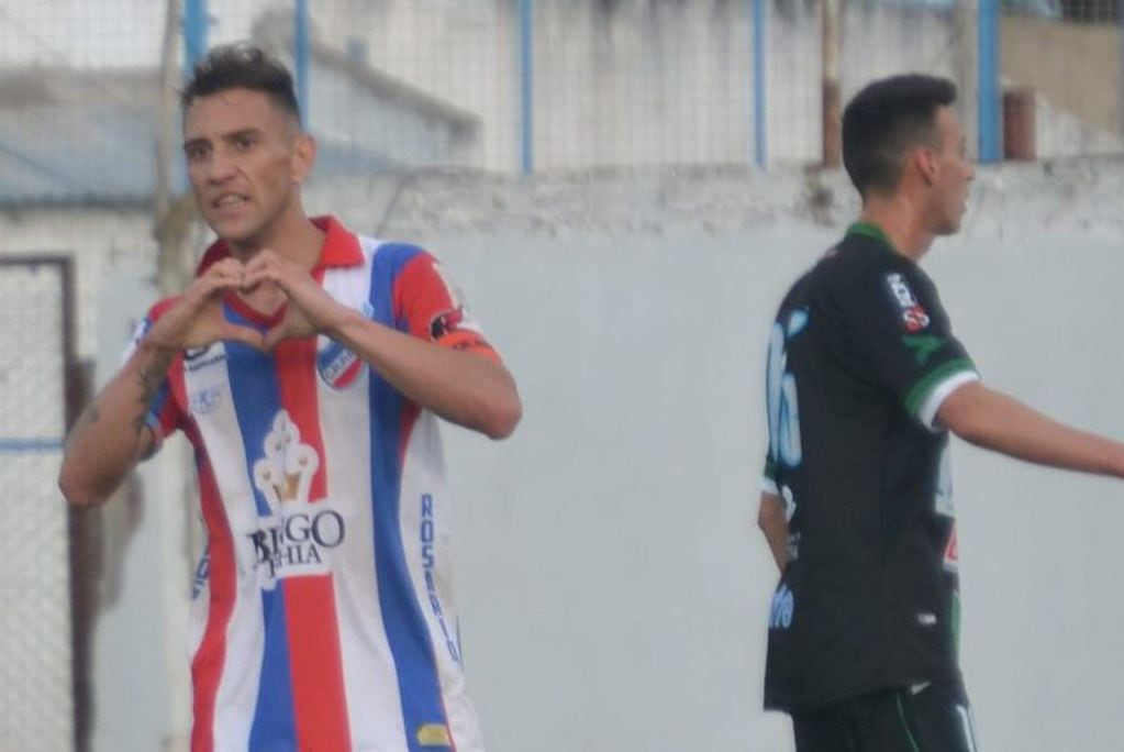 Damián Fernández autor del gol del empate