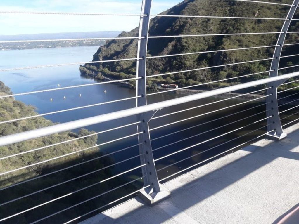 Nuevo puente sobre el San Roque.