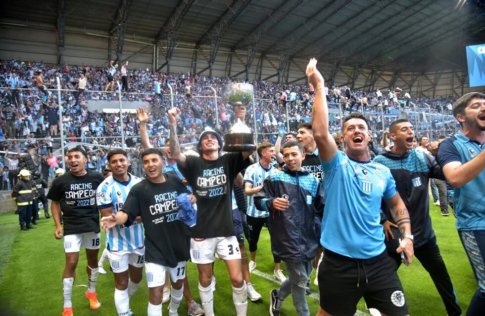 Racing de Córdoba festejó en La Pedrera de Villa Mercedes con dos puntanos en sus filas.