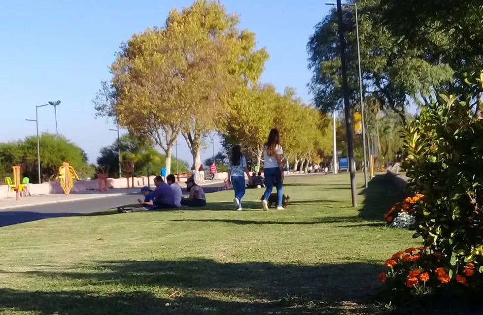 Costanera del tiempo - Gualeguaychú\nCrédito: Vía Gualeguaychú