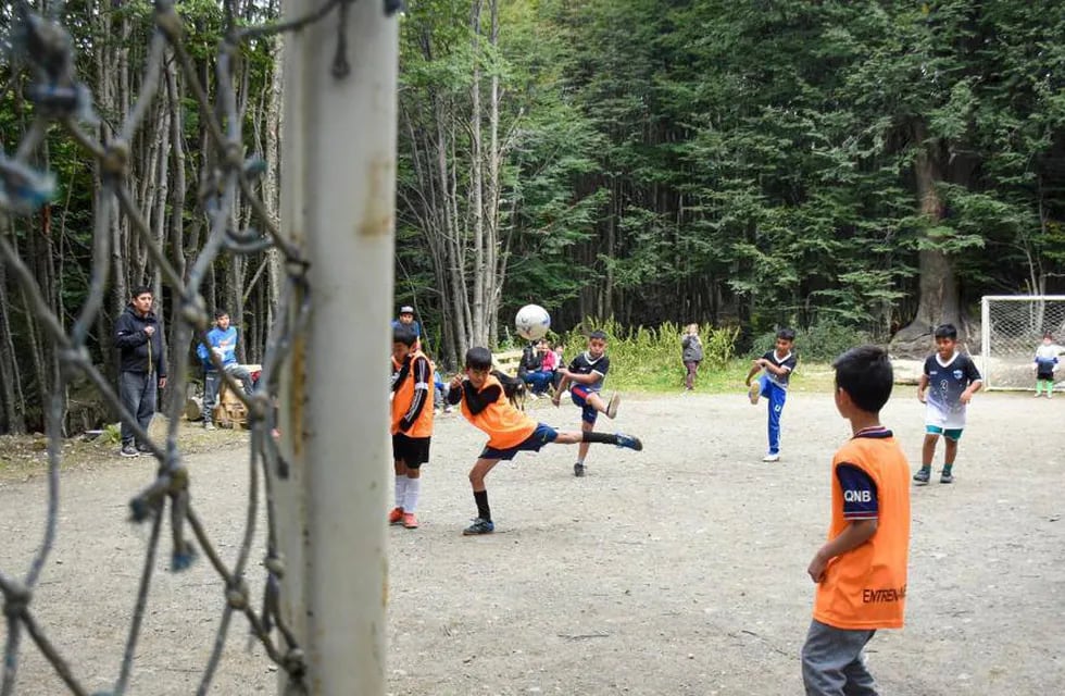 Se realizó el 3° encuentro barrial deportivo de verano en Ushuaia.