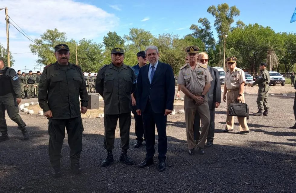 El funcionario de 65 años visitó el nuevo destacamento de Gendarmería Nacional en la zona norte.