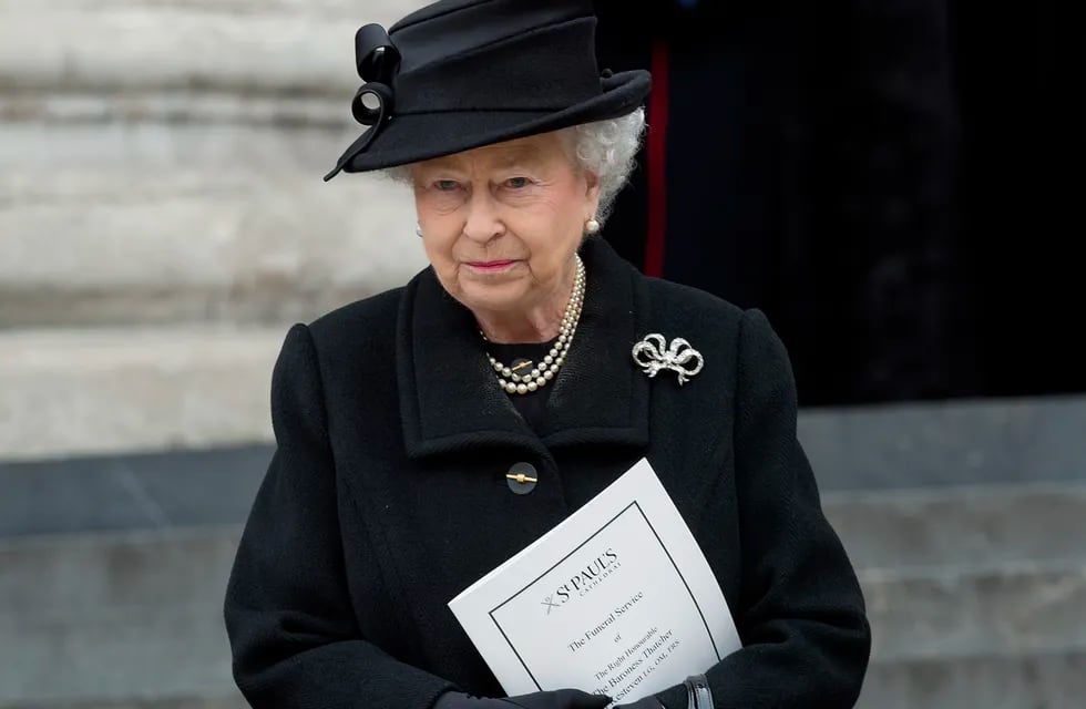 La Reina Isabel II deberá hacer dos semanas de reposo, tras estar internada.