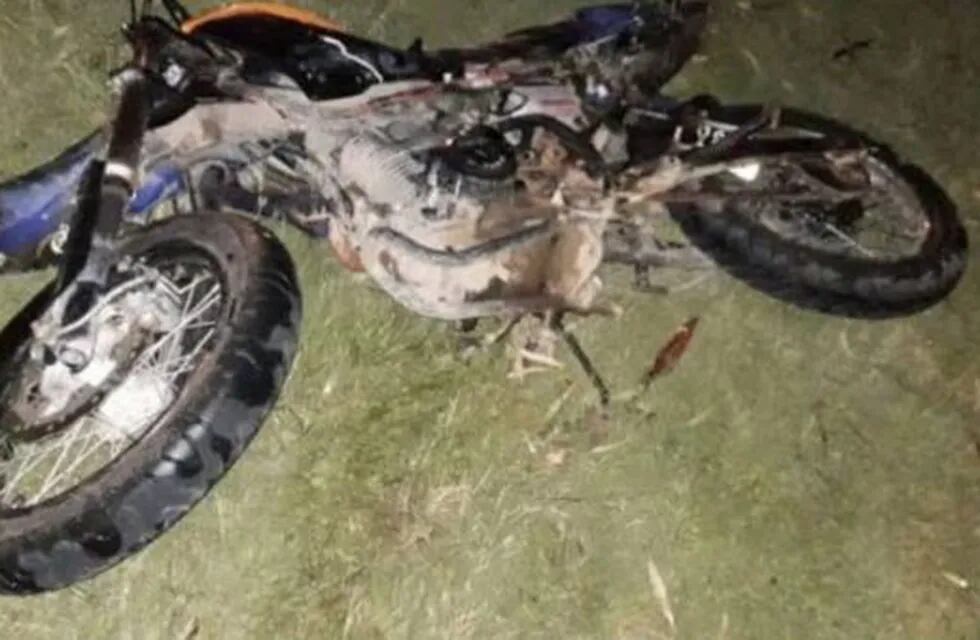 Accidente en Jachal, moto chocó desde atrás a un auto