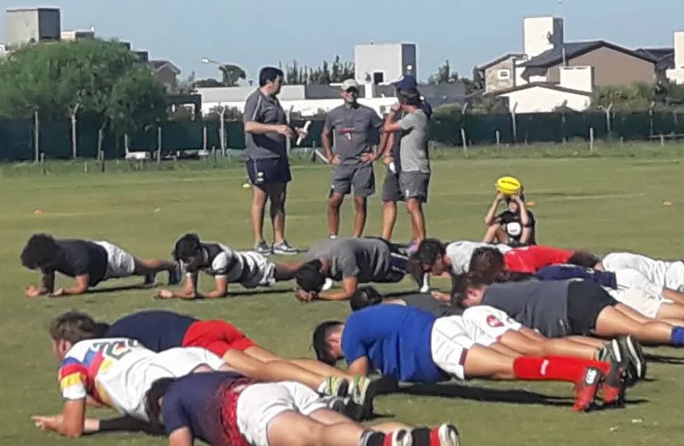 Los Doguitos comenzaron a entrenar de cara al Argentino Juvenil 2018.