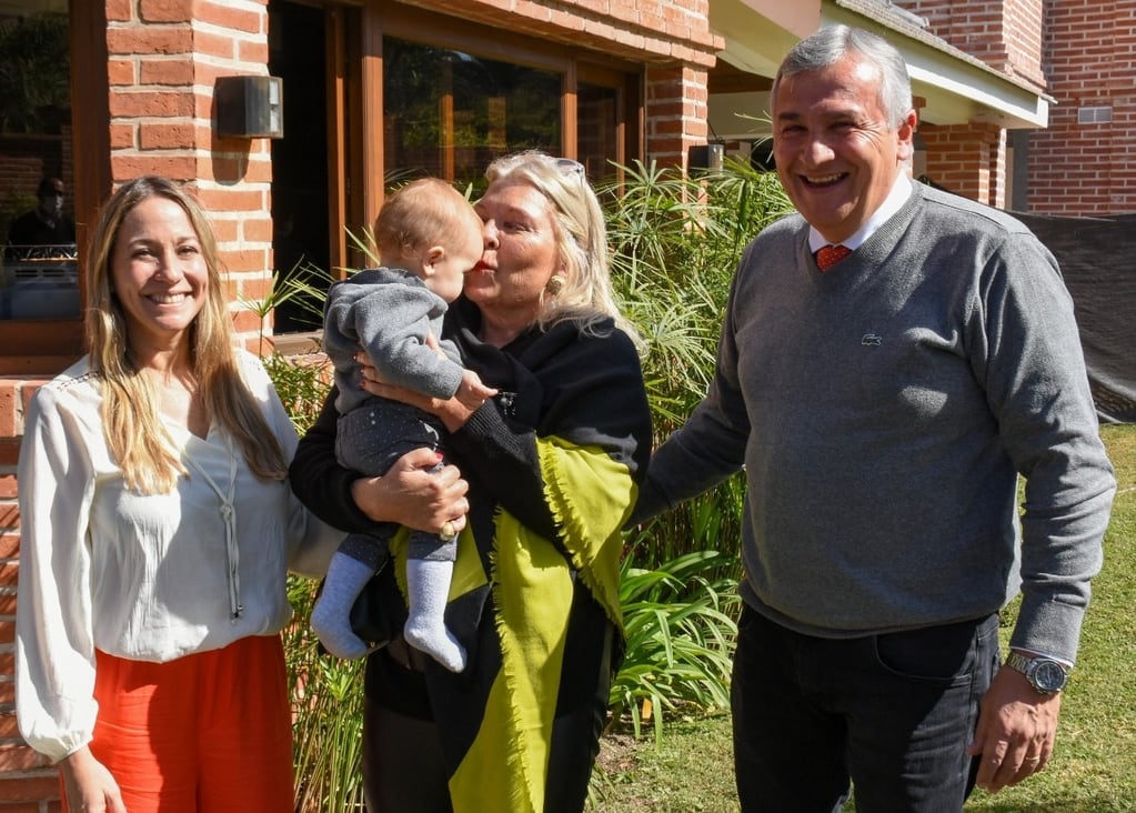 En junio de 2022 Elisa Carrió estuvo en Jujuy y visitó a la familia Morales en su casa. "Sigamos trabajando juntos para que los argentinos tengamos la República que nos merecemos", le decía entonces el Gobernador.