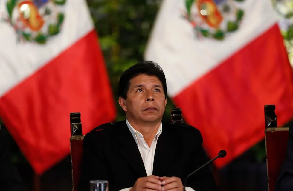 El presidente de Perú, Pedro Castillo, decretó este miércoles disolver temporalmente el Congreso e instaurar un Gobierno de emergencia nacional.