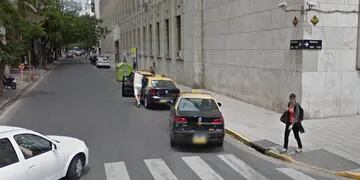 Parada de taxis en los Tribunales de Rosario