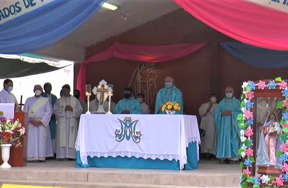 El obispo de Jujuy presidió las fiestas patronales en el marco de un día no laborable en la provincia.