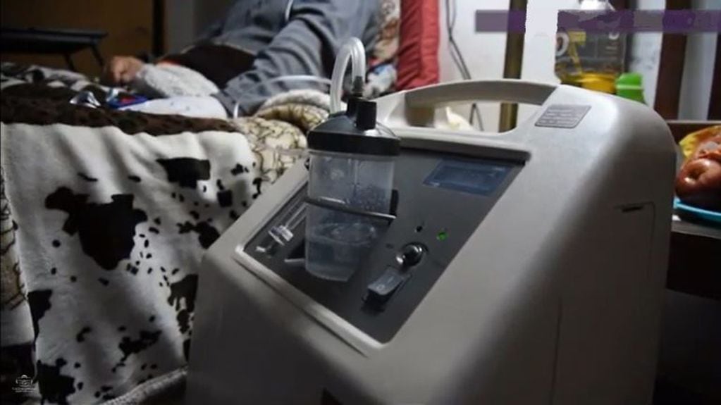 El SAME Jujuy cuenta con concentradores que toman el aire ambiente y extraen oxígeno para proveer al paciente.