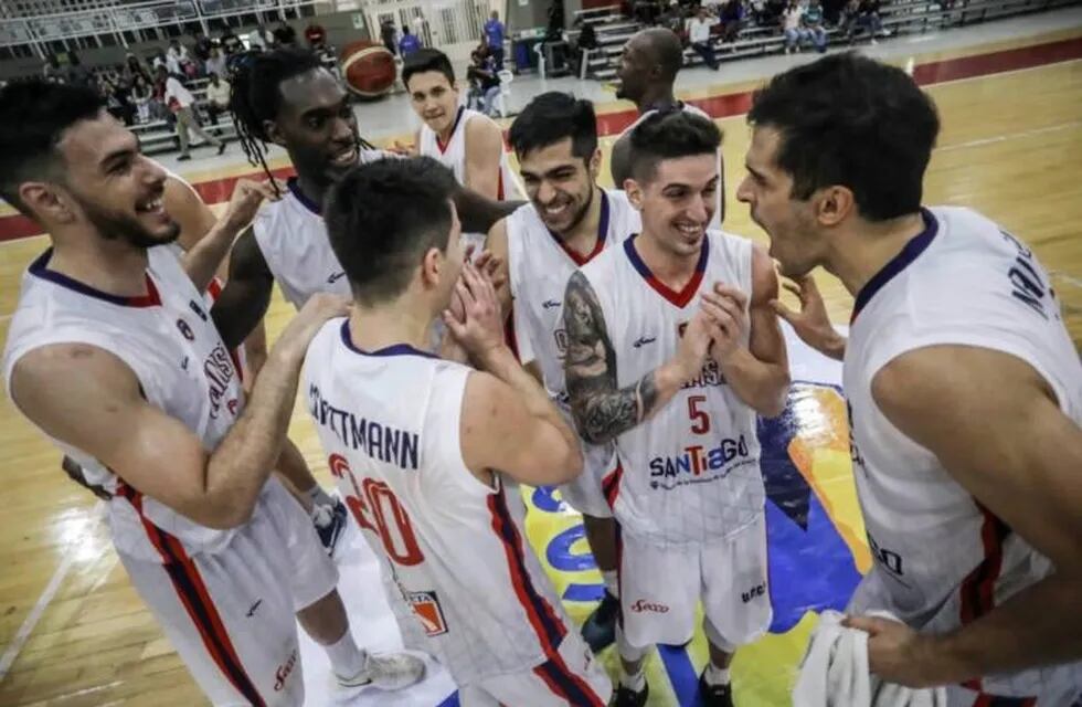 Acuña y todo el plantel de Quimsa se mostró feliz tras obtener la clasificación.