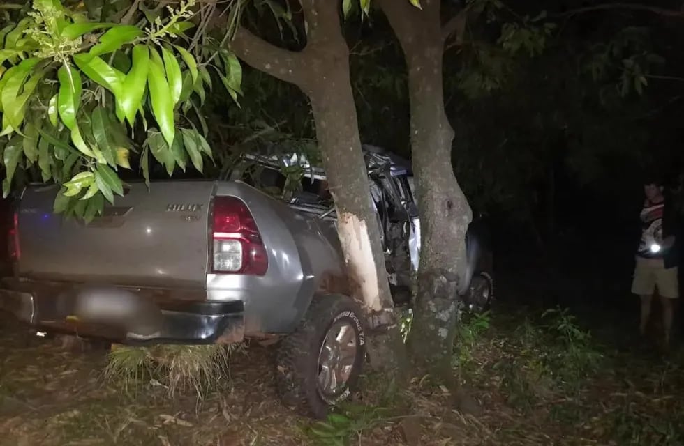 Despiste de una camioneta dejó a un hombre en grave estado en Leandro N. Alem.