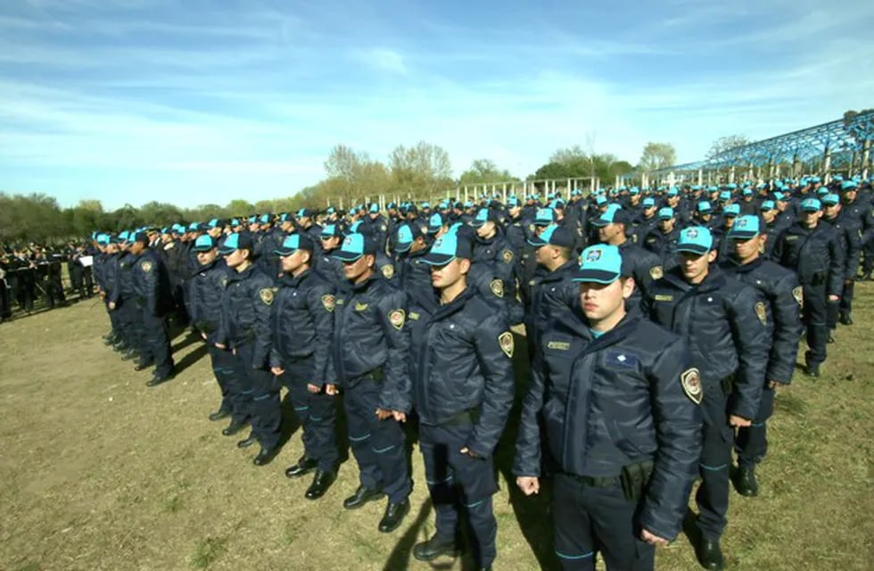 500 policías nuevos.