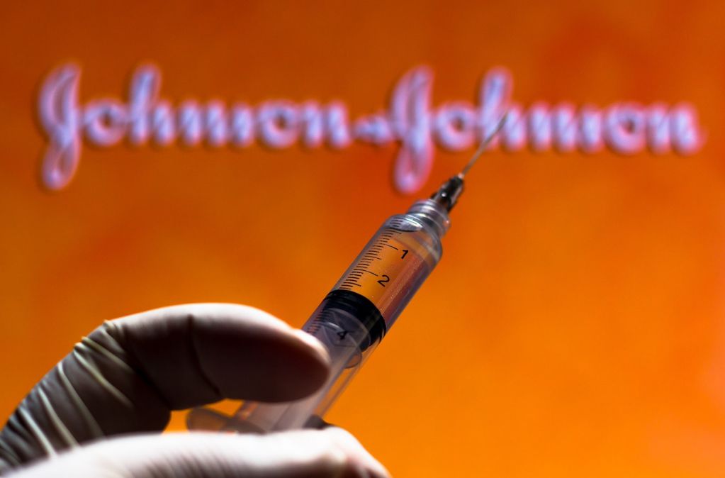 Johnson & Johnson se comprometió a enviar 100 millones de dosis a Estados Unidos antes de finales de junio.