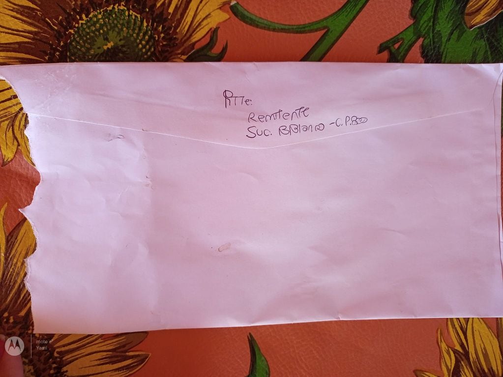 Dorso de la carta recibida por la mamá de Guadalupe Lucero, Yamila.