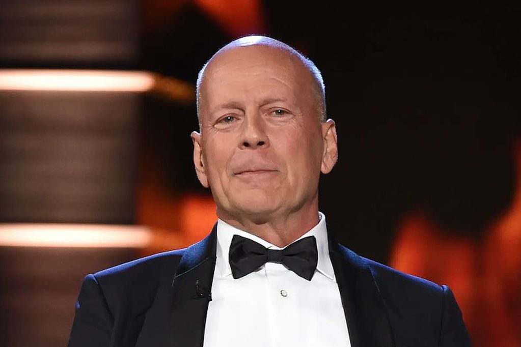 Bruce Willis vendió varias de sus propiedades. Actualmente vive en una gran mansión en California con su familia. 