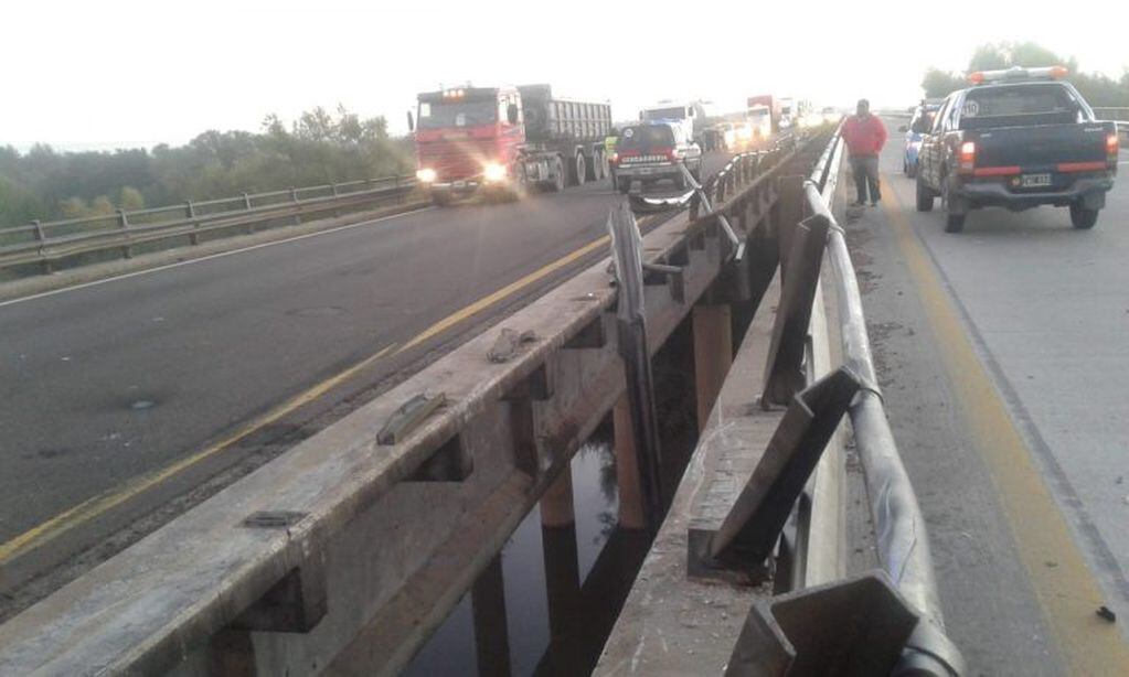 Accidente Puente Gualeyán
Crédito: Policía E.Ríos