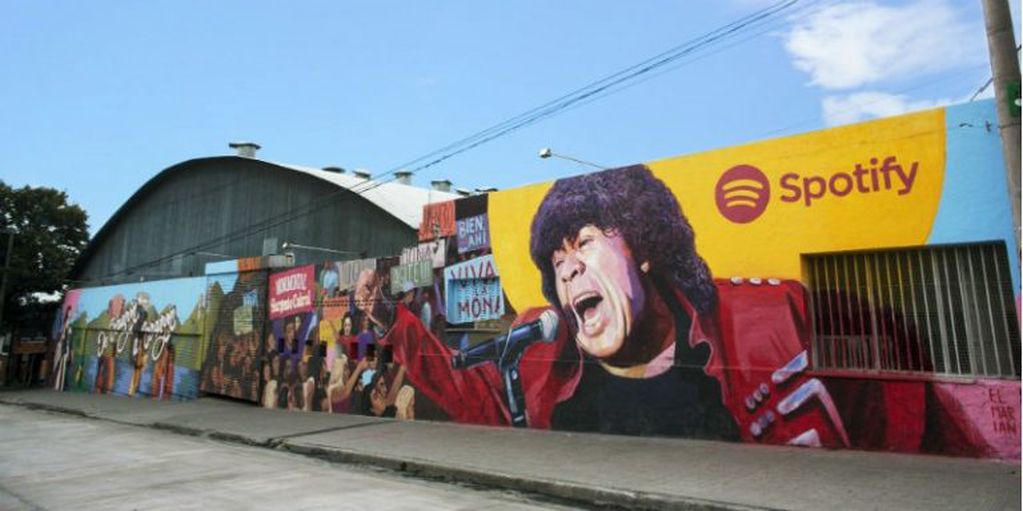 El mural de Spotify dedicado a La Mona Jiménez en el Sargento Cabral.