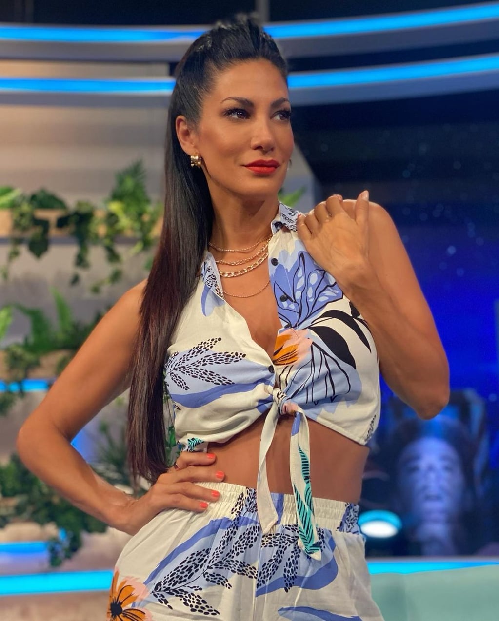 Silvina Escudero La Rompió En “los Mammones” Con Un Look Elegante Sport