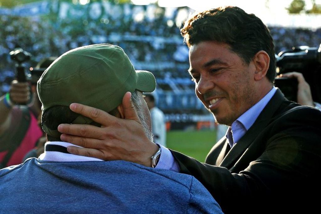 Diego Maradona y Marcelo Gallardo. (AFP)