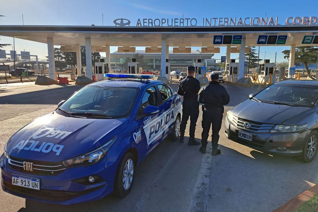 Operativo de seguridad en el Aeropuerto Internacional Córdoba. (Nicolás Bravo / La Voz)