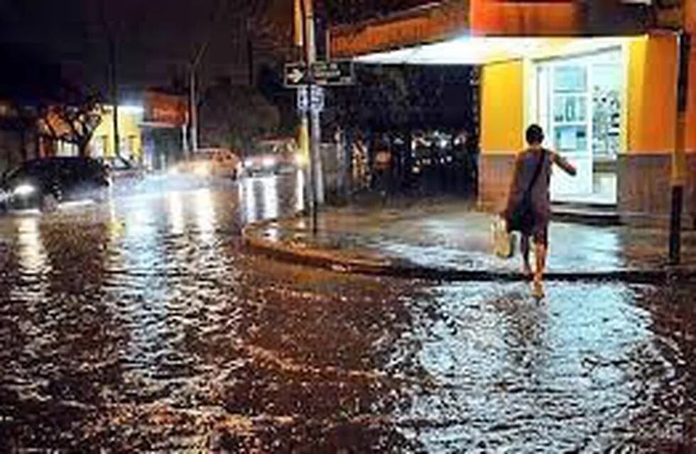 Una lluvia copiosa se abatió durante la tarde noche en Córdoba.