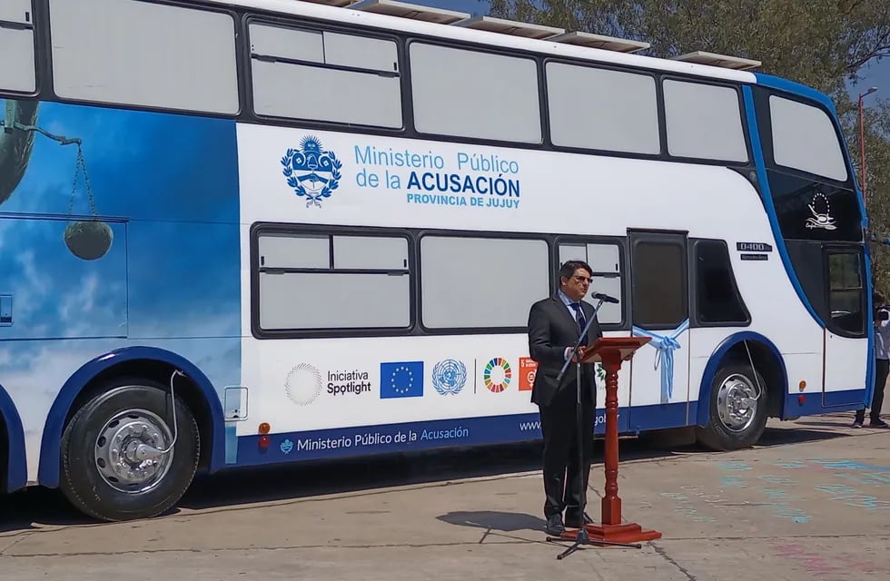 El fiscal general del MPA, Sergio Lello Sánchez, describió los objetivos y prestaciones de la Unidad Fiscal Móvil puesta en servicio este martes en Jujuy.